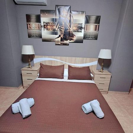 Hostal Dona Maria Valdemoro Eksteriør billede