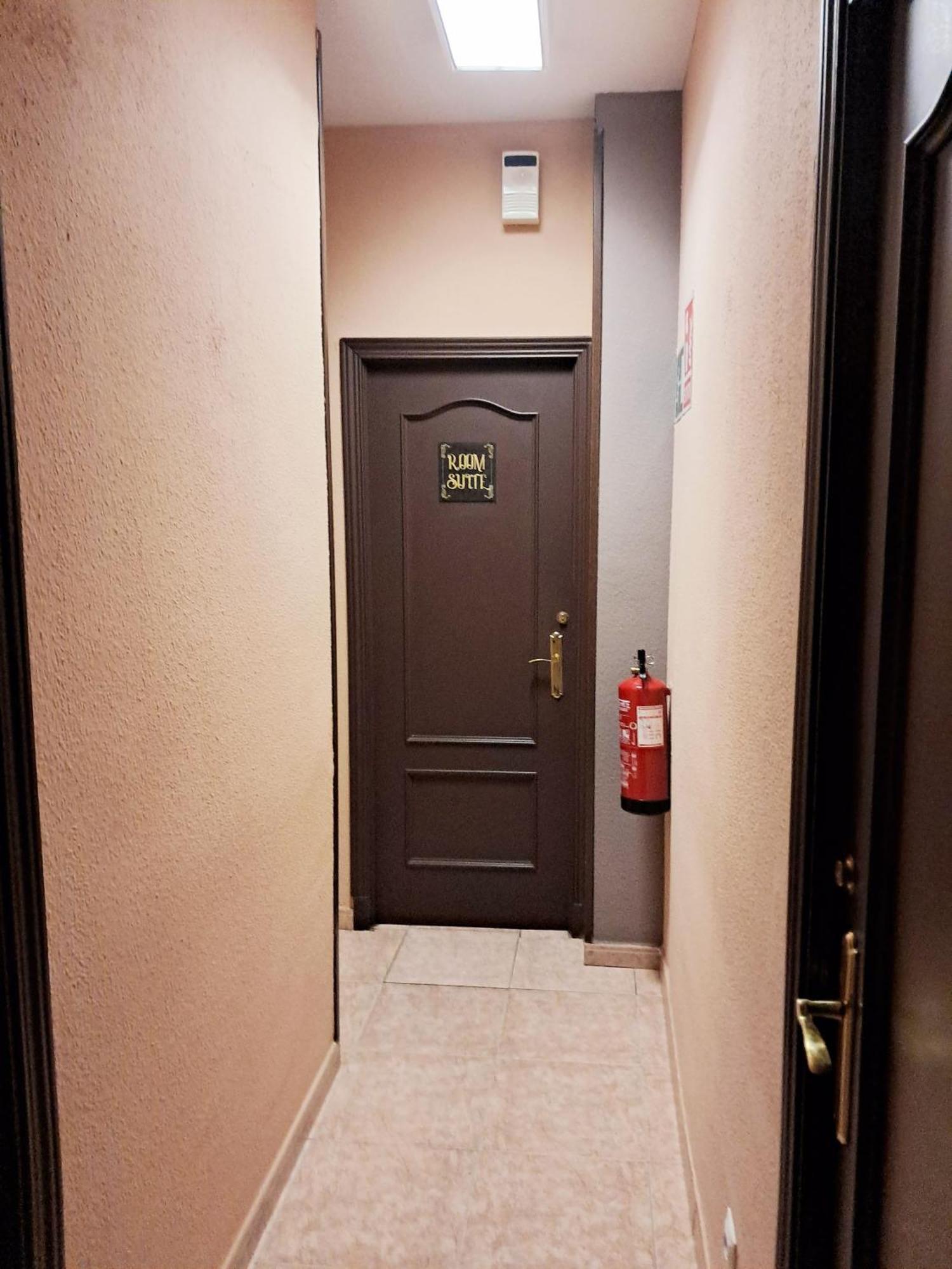 Hostal Dona Maria Valdemoro Eksteriør billede
